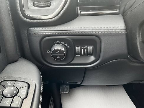 New 2026 RAM 3500 Limited AWD/4WD image 19