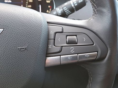 Used 2022 Cadillac XT4 Premium Luxury w/ Enhanced Visibility Package image 21