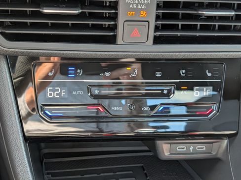 Used 2025 Volkswagen Jetta GLI Autobahn FWD image 23