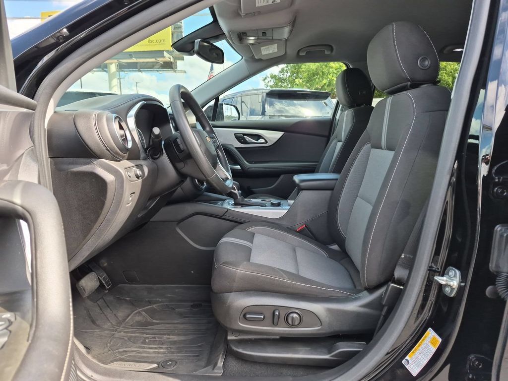 Certified 2023 Chevrolet Blazer LT w/ Convenience Package FWD image 17