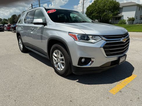 Used 2021 Chevrolet Traverse LT w/ LPO, Cargo Package AWD/4WD image 3