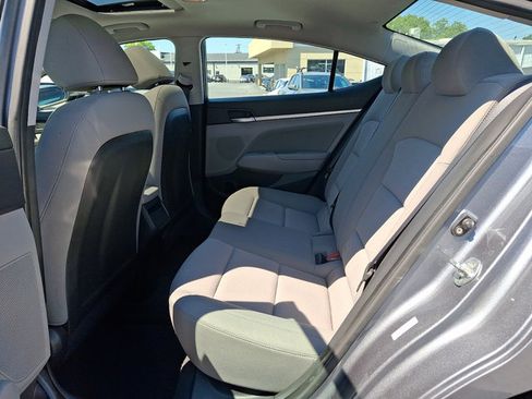 Used 2019 Hyundai Elantra Value Edition FWD image 10
