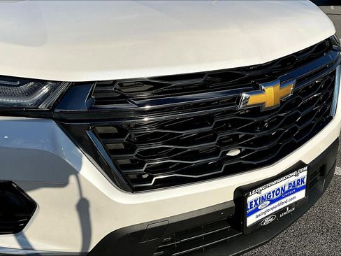 Used 2023 Chevrolet Traverse High Country image 37