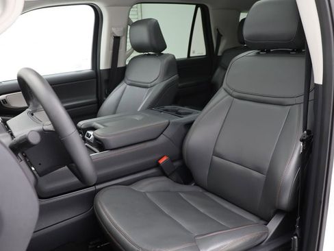 Used 2025 Ford Expedition Active image 17