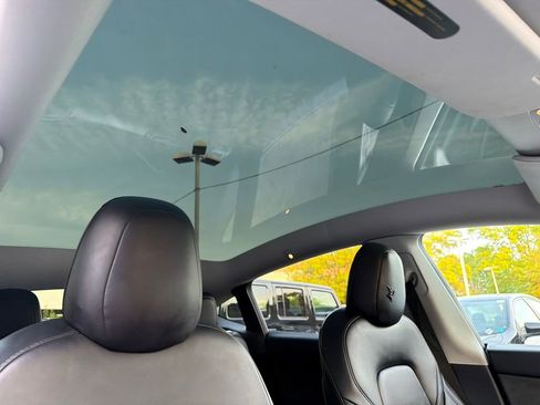Used 2023 Tesla Model Y Long Range AWD/4WD image 9