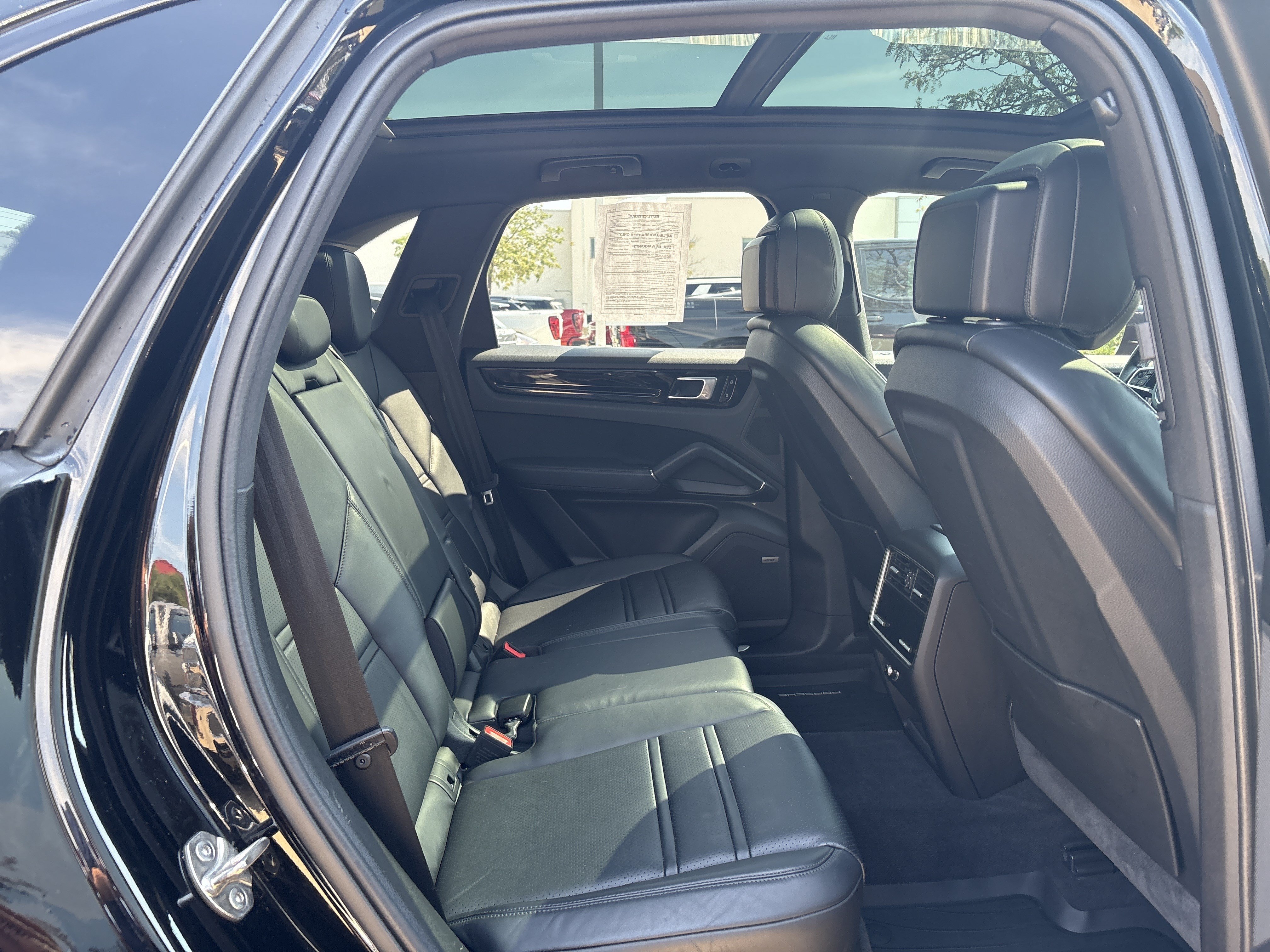 Used 2020 Porsche Cayenne AWD/4WD image 17