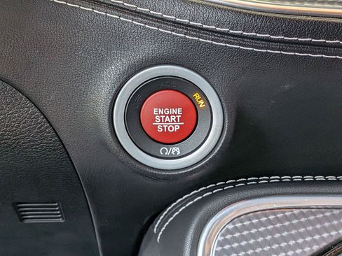 Used 2022 Dodge Challenger SRT Hellcat RWD image 15
