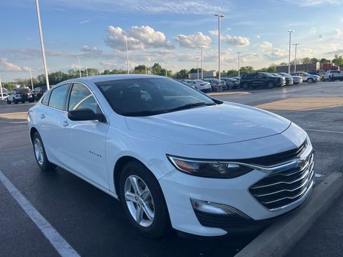 Used 2023 Chevrolet Malibu LS FWD image 2