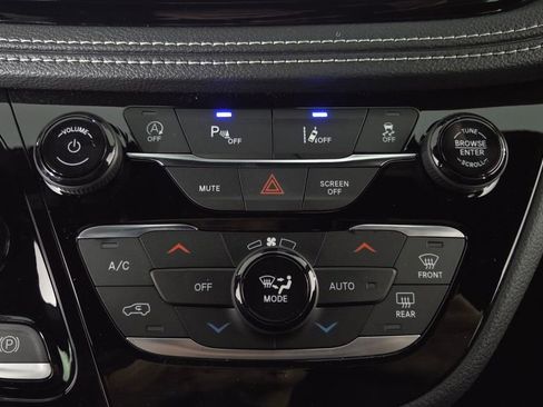 New 2026 Chrysler Pacifica Select w/ S Appearance Package image 27