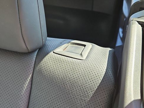 Used 2020 Subaru Outback Limited image 32