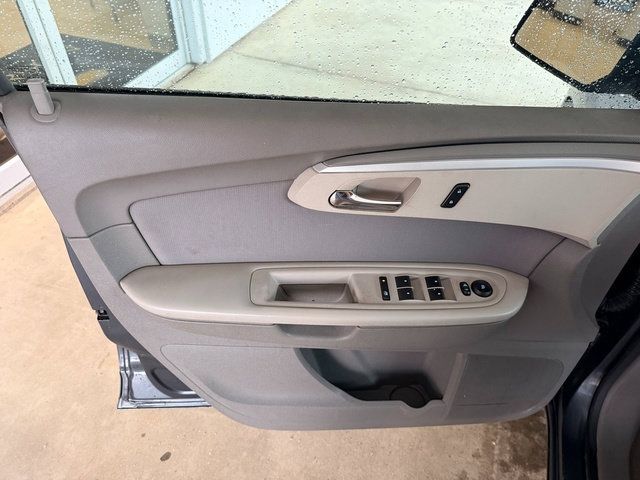 Used 2012 Chevrolet Traverse LS FWD image 15