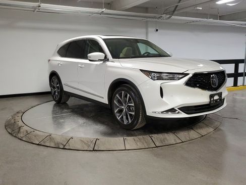 Used 2023 Acura MDX SH-AWD w/ Technology Package image 4