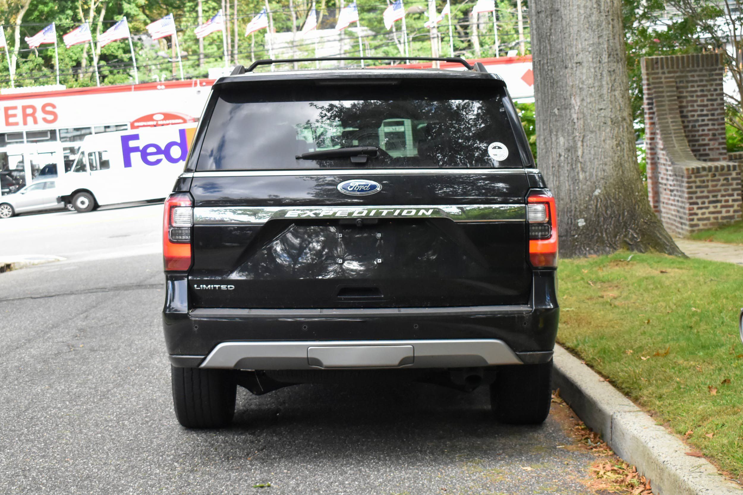Used 2019 Ford Expedition Limited w/ Driver Assistance Package AWD/4WD image 6