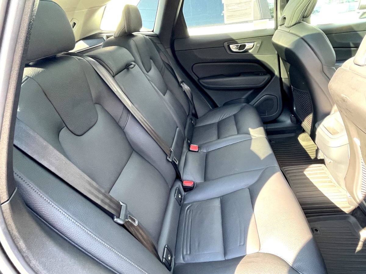Used 2024 Volvo XC60 B5 Plus w/ Protection Package Premier AWD/4WD image 13