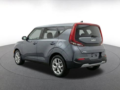 Used 2025 Kia Soul LX w/ LX Technology Package FWD image 5