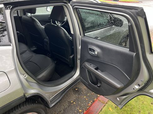 Used 2019 Jeep Compass Limited AWD/4WD image 11