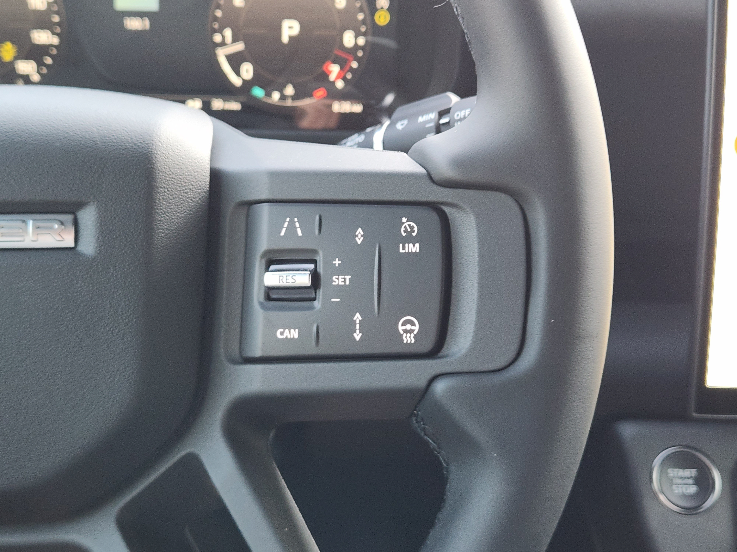 New 2026 Land Rover Defender 110 X-Dynamic SE AWD/4WD image 24