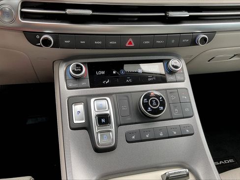 Used 2025 Hyundai Palisade Calligraphy AWD/4WD image 15
