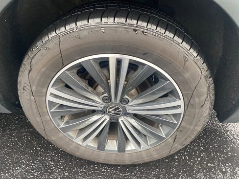 Used 2024 Volkswagen Tiguan Wolfsburg Edition image 28