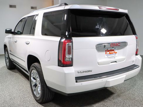 Used 2018 GMC Yukon Denali w/ Denali Ultimate Package image 9
