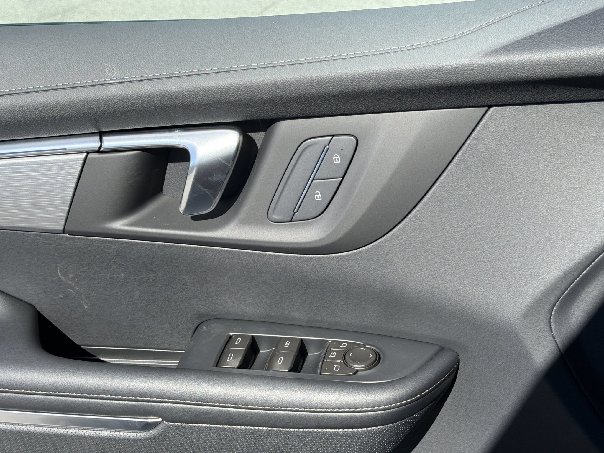 New 2027 Buick Enclave Preferred w/ LPO, Floor Liner Package FWD image 15