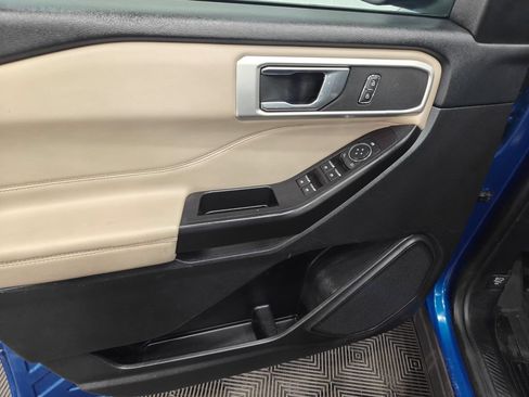 Used 2020 Ford Explorer XLT w/ Equipment Group 202A AWD/4WD image 56