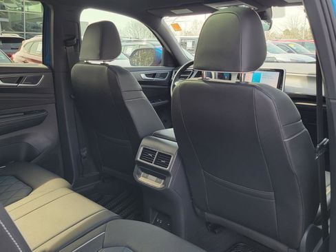 Certified 2025 Volkswagen Atlas Cross Sport SEL Premium R-Line image 45