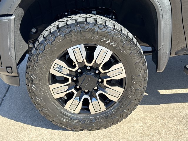 Used 2025 GMC Sierra 2500 Denali w/ Denali Reserve Package AWD/4WD image 11