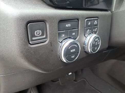 Used 2022 GMC Sierra 1500 SLT w/ SLT Convenience Package AWD/4WD image 23