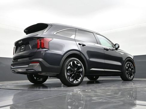 Used 2025 Kia Sorento SX image 25