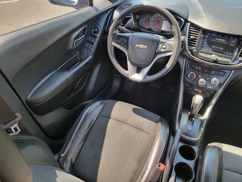 Used 2018 Chevrolet Trax LT w/ Redline Edition FWD image 23