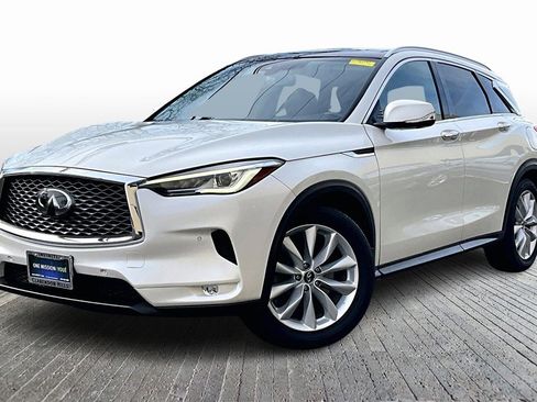 Used 2019 INFINITI QX50 Essential w/ Premium Heat Package image 3