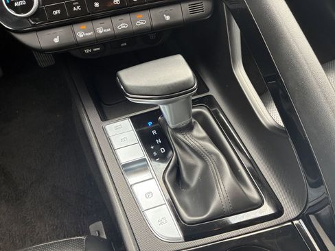 Used 2025 Hyundai Elantra Limited image 41