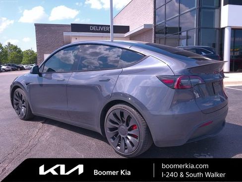 Used 2022 Tesla Model Y Performance AWD/4WD image 3