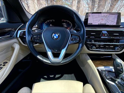 Used 2020 BMW 530i xDrive w/ Premium Package AWD/4WD image 6