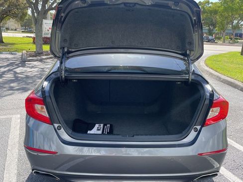 Used 2018 Honda Accord Touring image 13
