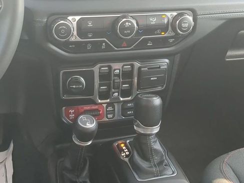 Used 2024 Jeep Gladiator Rubicon image 8