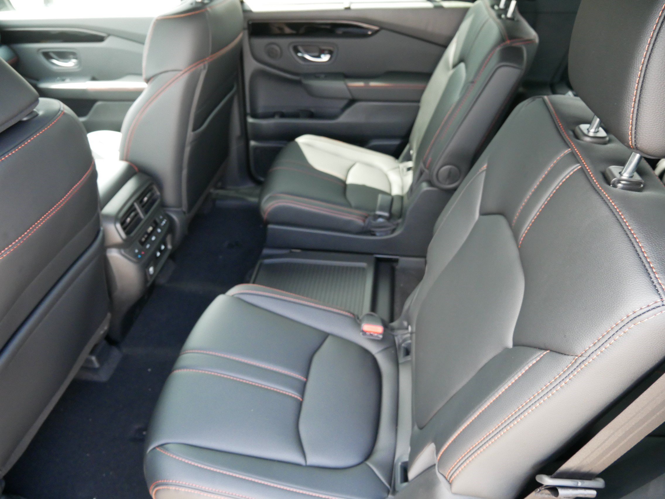 New 2026 Honda Pilot TrailSport image 8