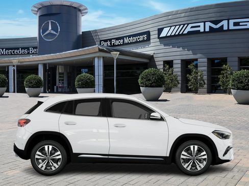 New 2026 Mercedes-Benz GLA 250 4MATIC image 2