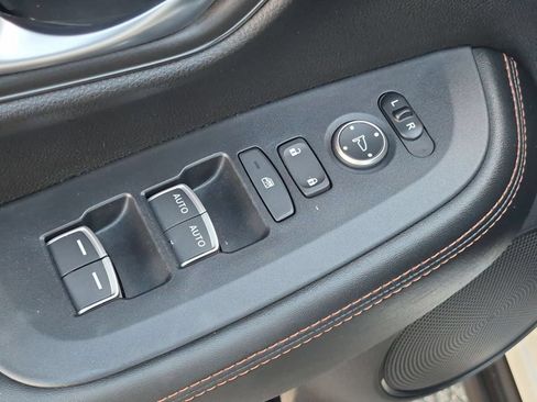 Used 2024 Honda HR-V Sport image 11