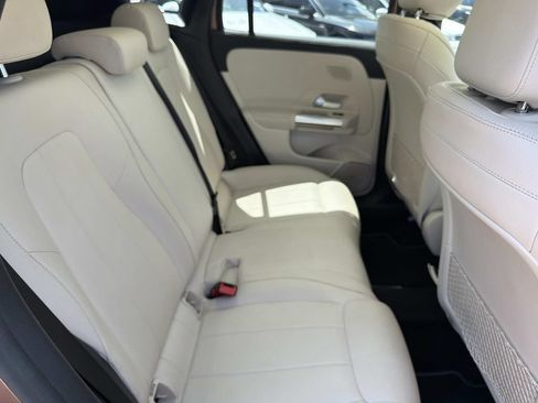 Used 2021 Mercedes-Benz GLA 250 image 9