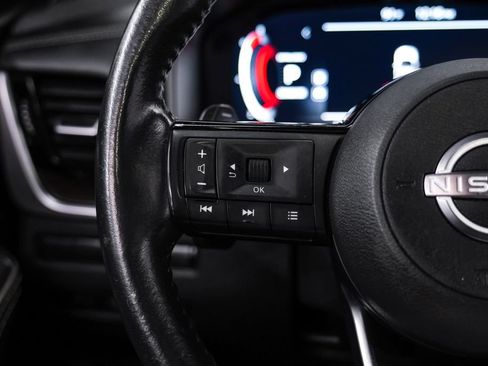 Used 2024 Nissan Rogue Platinum w/ Platinum Premium Package FWD image 17