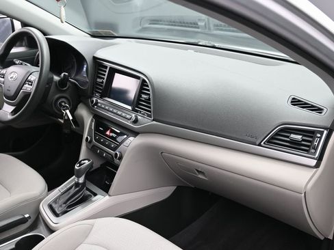 Used 2018 Hyundai Elantra SEL image 32