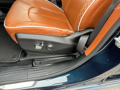 Used 2024 Chrysler Pacifica Pinnacle image 17