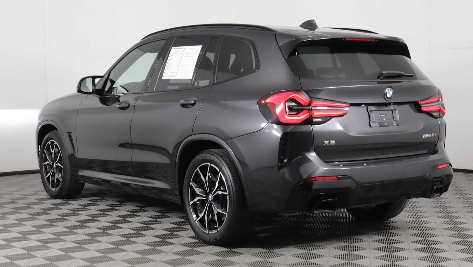Used 2024 BMW X3 M40i w/ Shadowloine Package AWD/4WD image 4