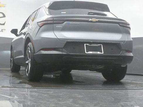 New 2026 Chevrolet Equinox EV LT FWD image 32