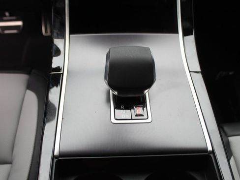 New 2026 Land Rover Range Rover Velar Dynamic SE AWD/4WD image 13