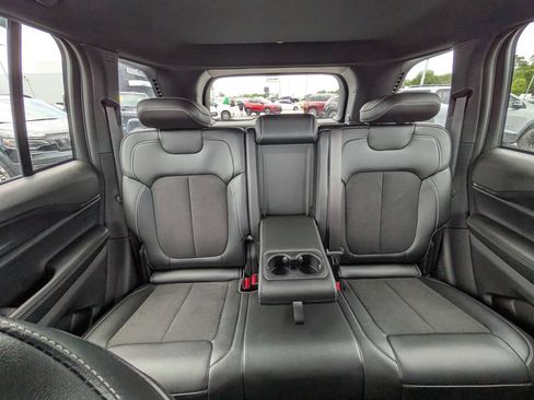 Used 2023 Jeep Grand Cherokee Altitude AWD/4WD image 19