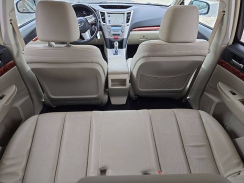 Used 2011 Subaru Outback 2.5i Limited AWD/4WD image 19
