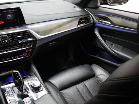 Used 2019 BMW M550i xDrive M550i xDrive image 25
